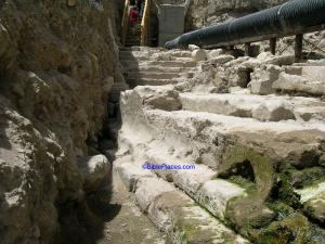 Pool of Siloam steps with plaster. Photo courtesy of <a href="https://www.bibleplaces.com/" target="_blank" rel="noopener noreferrer" class="nolightbox">BiblePlaces.com</a>.